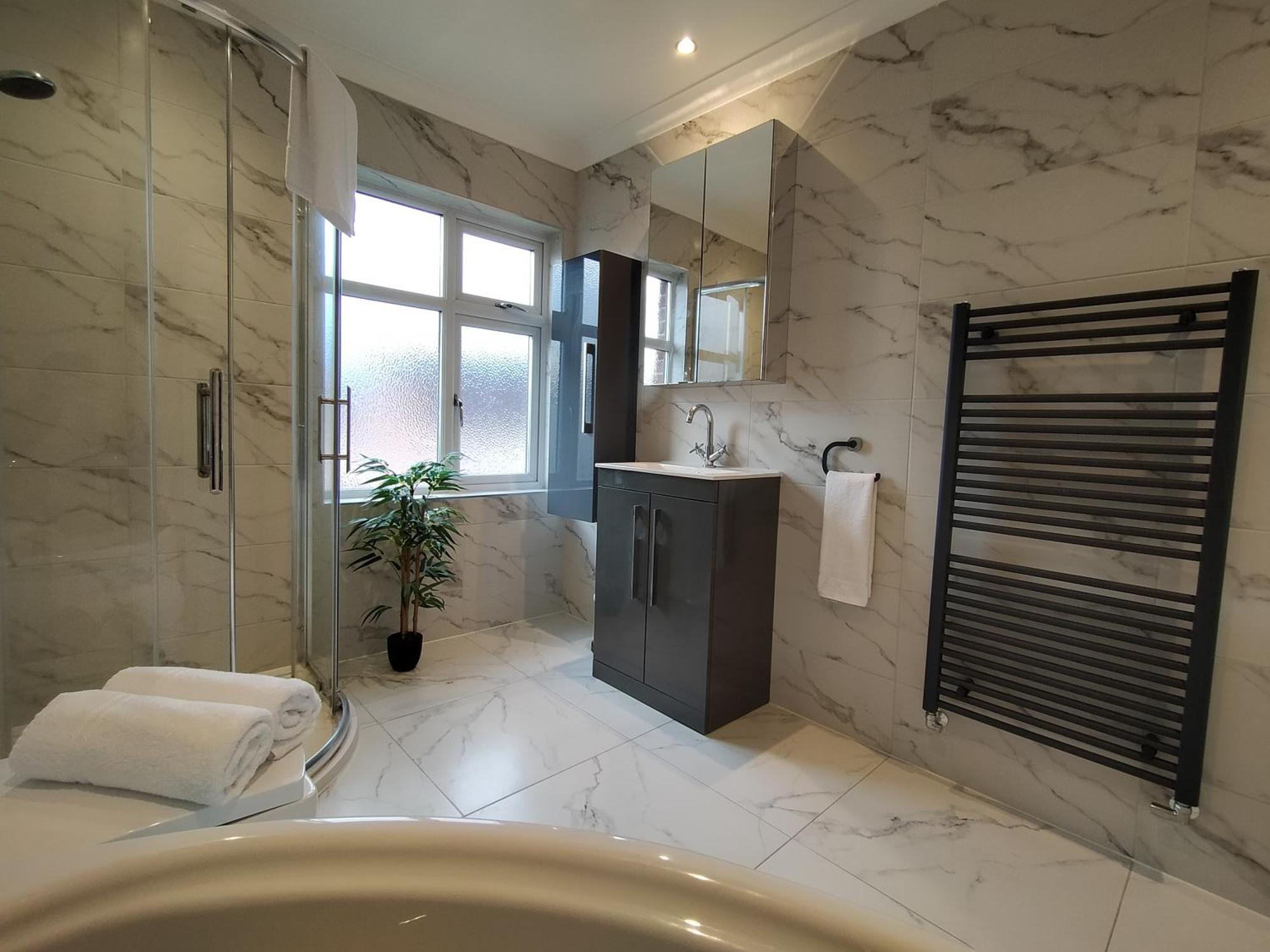 Sirius House - Sleeps 7, Driveway, Garden Villa Crewe Exterior photo